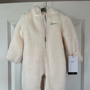 NIKE ZIP UP SNOWSUIT 6 Months NWT